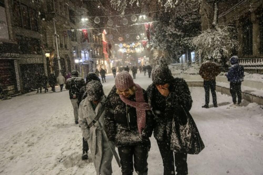 Pale se meteoalarmi! Upravo objavljena najnovija prognoza za praznike, evo kada se sve menja – ovo je tačan datum!