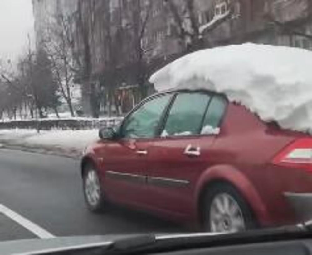 „Znala sam da ima budala, ali ovo je dokaz da smo mi centrala“: Bosanac razbesneo region, proklinju ga! (VIDEO)