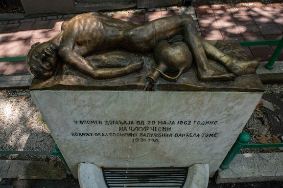 MISTERIOZNI NESTANAK DVA SIMBOLA BEOGRADA Jedan pronađen na otpadu, za drugog tvrdili da je nestao u potonulom brodu, a onda se pojavio tamo gde ga niko nije očekivao (FOTO)