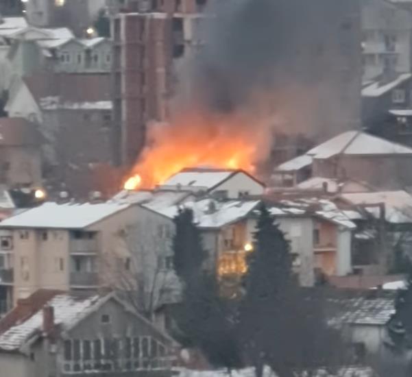 PLANULA KUĆA PETOČLANE PORODICE! Detalji stravičnog požara u Višnjičkoj banji, vatra se proširila i an zrgad, POVREĐENO DVOJE! (FOTO)