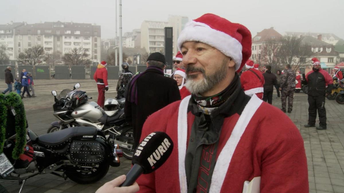 Deda Mraz je i ove godine obišao istu putanju! Dirljiva akcija traje već godinama: Prerušeni motoristi deci podelili paketiće