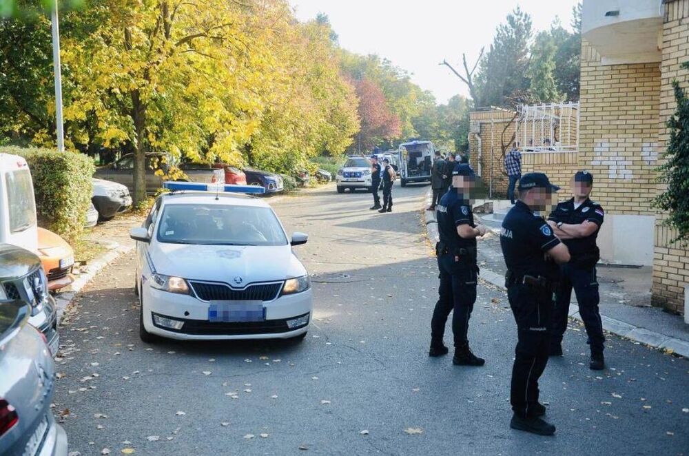 Izboli ga nasmrt ispred kuće! Muškarac ubijen na Badnje veče u Inđiji – uhapšene tri osobe, za jednom se još traga!