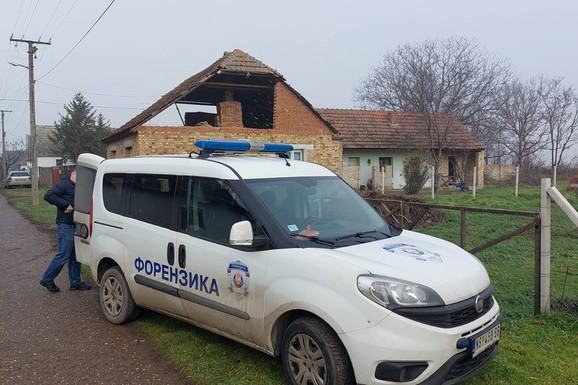 „NIJE DELOVAO KAO DA SE KAJE“ Muškarac iz Srbobrana koji je do smrti tukao majku pred javnim tužiocem OSUMNJIČEN ZA TEŠKO UBISTVO