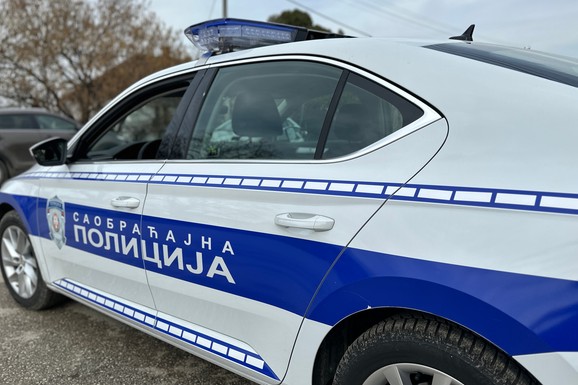 Vozio mrtav pijan i bez dovzole, pa UDARIO U PARKIRANE AUTOMOBILE: Policija privela vozača u Vranju