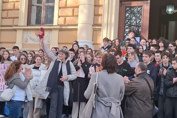 Maturanti i zvanično prekinuli blokadu Jovine gimnazije nakon 25 dana (FOTO, VIDEO)