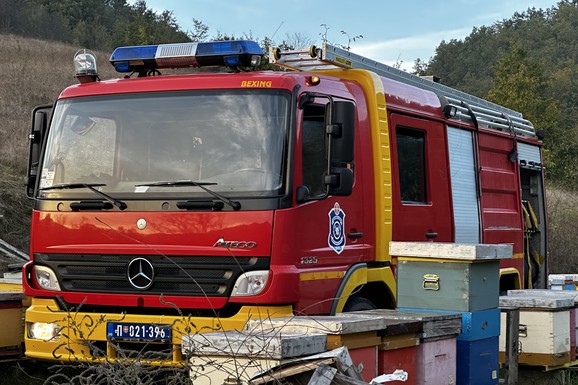 ZAPALILO SE DEČJE IGRALIŠTE Drama u Požegi (FOTO)