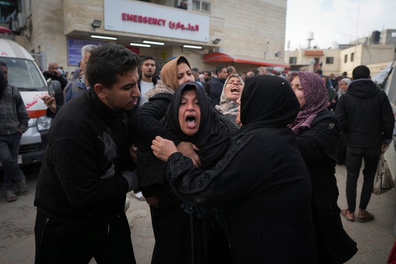 GAZA OPET GRANATIRANA! Najmanje 14 ljudi ubijeno, Izraelci napali kamp: Evo kada PRIMIRJE STUPA NA SNAGU