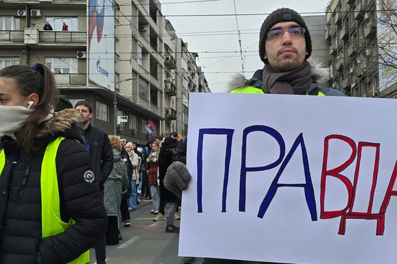 Studenti se okupljaju u centru grada u znak podrške napadnutim studentima na Pravnom fakultetu