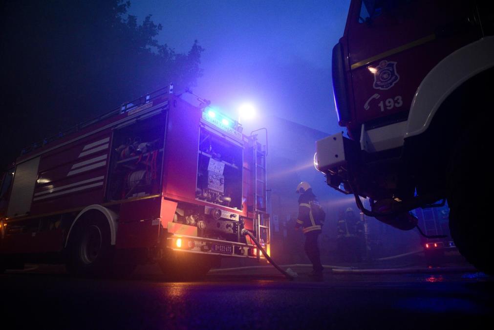 MALOLETNICI IZAZVALI POŽAR U FABRICI FAM U KRUŠEVCU: Sve snimili telefonom, na sreću niko nije povređen