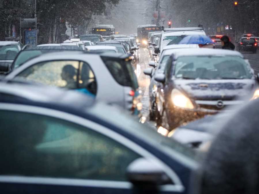 OGROMNE GUŽVE NA OVOM DELU PUTA U PRAVCU KA BEOGRADU: Zbog udesa se stvorile velike kolone, gužve i u prestonici! Naoružajte se strpljenjem