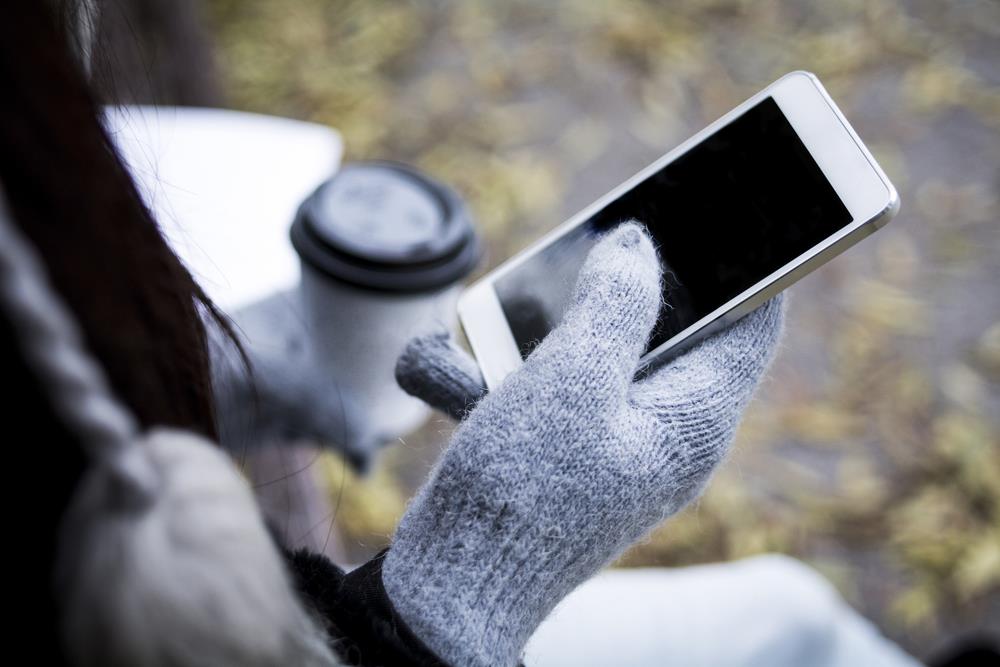 Telefon vam vibrira iz čista mira? Evo o kojoj pojavi je reč i kako da je popravite