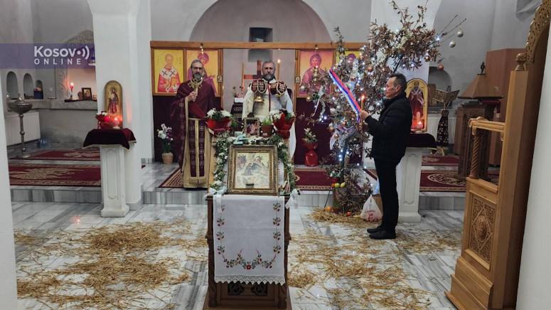 VERNICI ZA BOŽIĆ U CRKVI SVETOG NIKOLE U PRIŠTINI: Dolazak za praznik budi nadu da ćemo se jednog dana vratiti