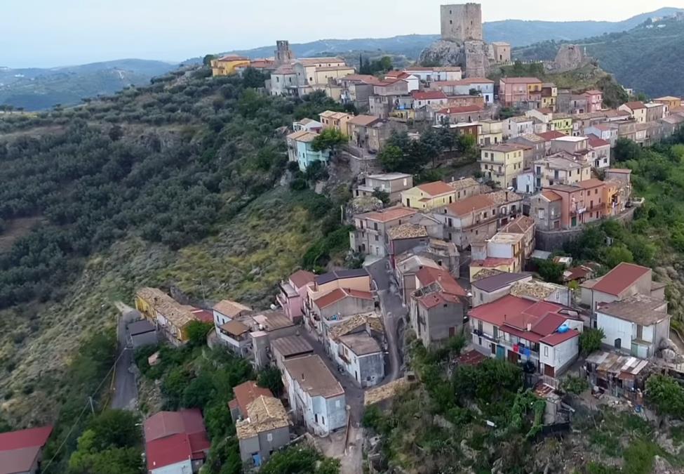 VLASTI ITALIJANSKOG SELA ZABRANILE STANOVNICIMA DA SE RAZBOLE! Gradonačelnik doneo dekret i  skrenuo pažnju na ozbiljan problem